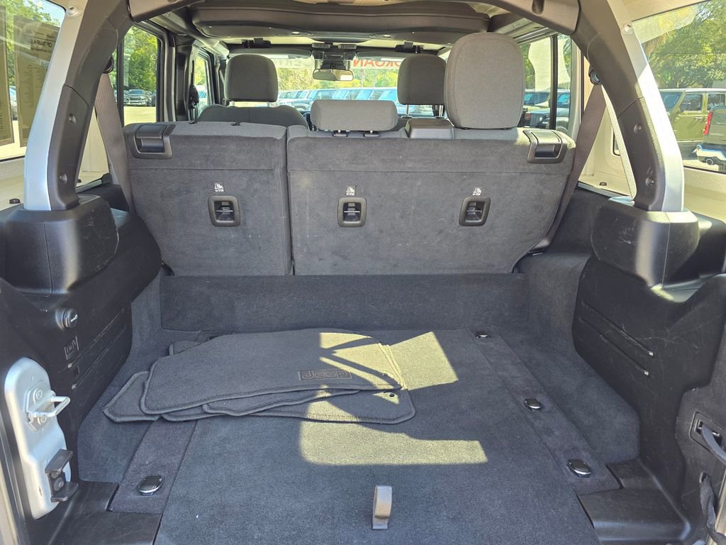 Used 2024 Jeep Wrangler Sport S image 40