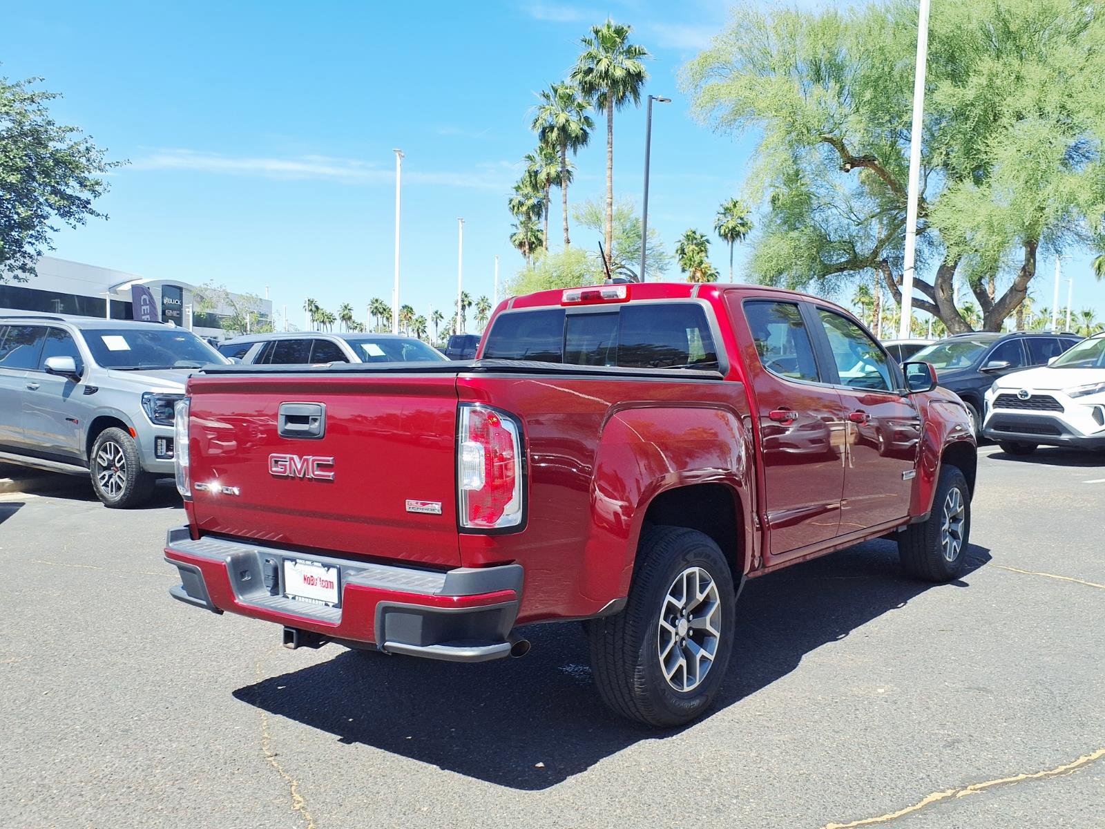 Used 2017 GMC Canyon SLE w/ All Terrain Package AWD/4WD image 5