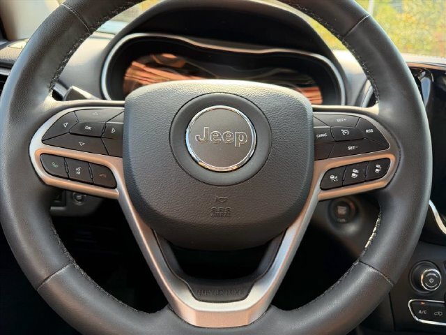 Used 2022 Jeep Cherokee Limited AWD/4WD image 20