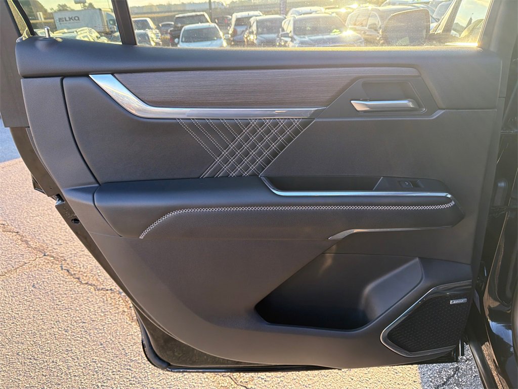 Used 2025 GMC Acadia Denali image 22