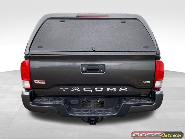 Used 2017 Toyota Tacoma TRD Sport w/ Tow Package (A/T) AWD/4WD image 4
