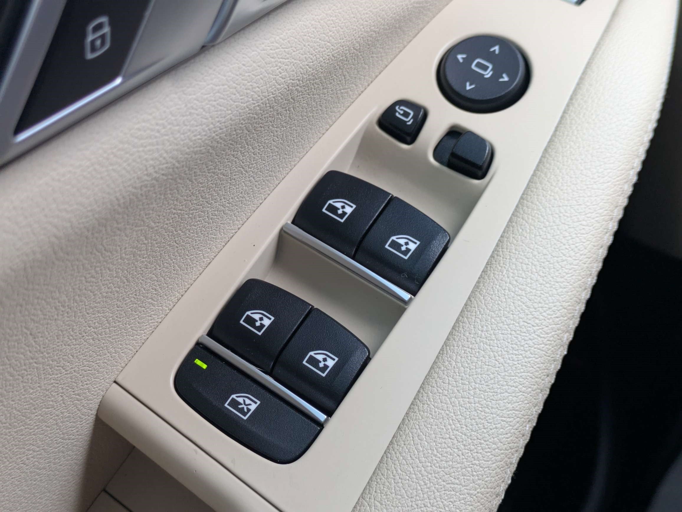 Used 2022 BMW X5 sDrive40i w/ Premium Package RWD image 28