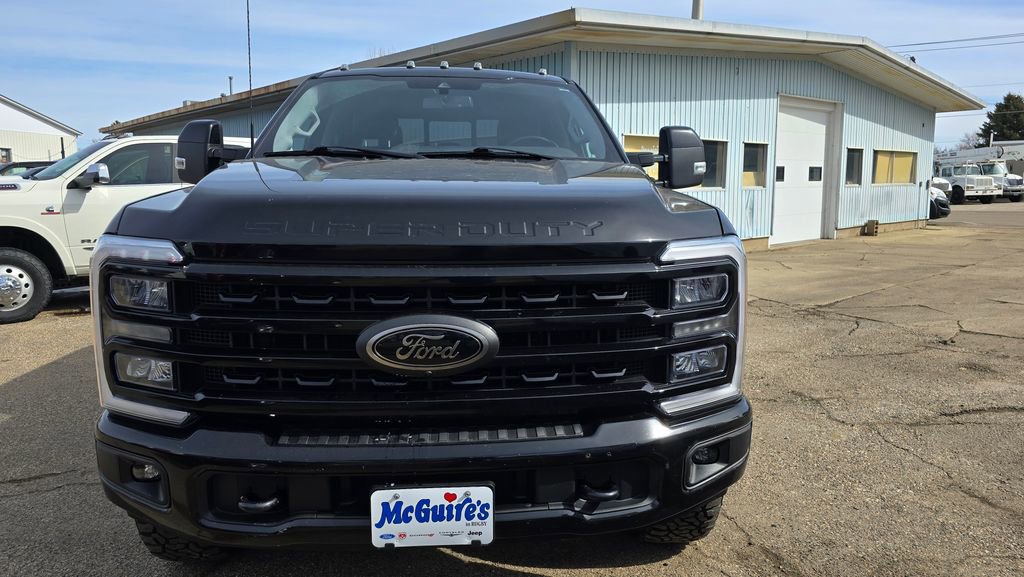 Used 2023 Ford F350 Lariat w/ Black Appearance Package image 3