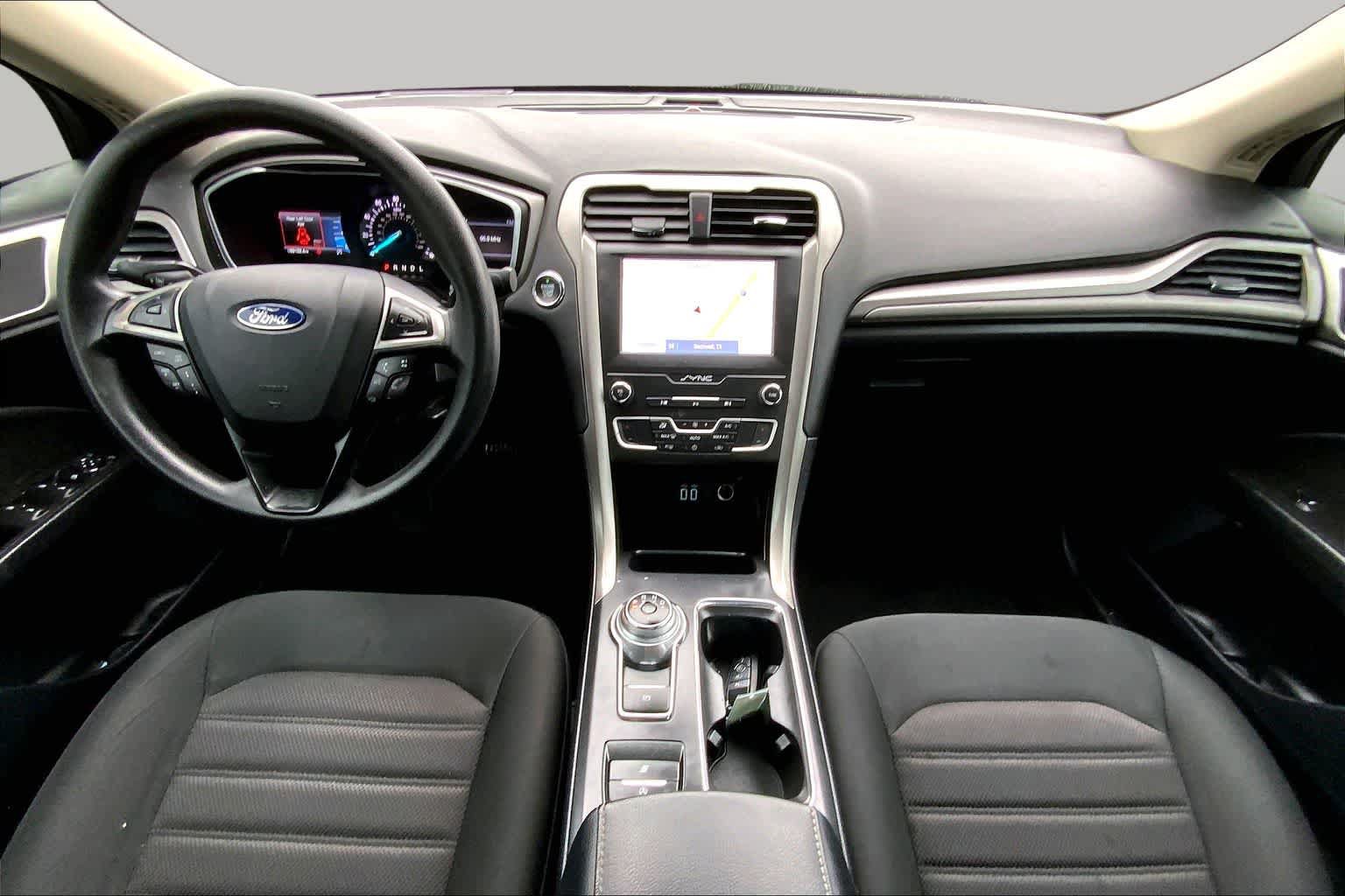 Used 2020 Ford Fusion SE FWD image 13