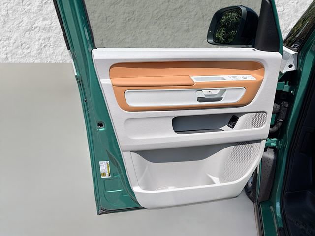 Used 2025 Volkswagen ID. Buzz Pro S Plus image 22