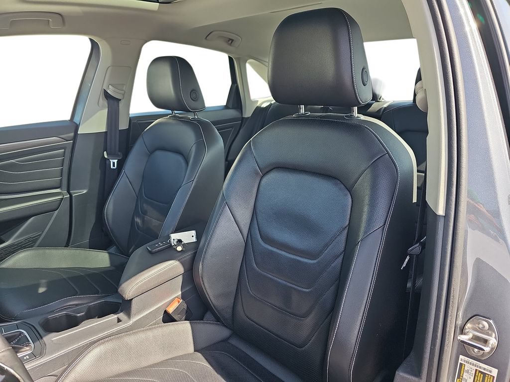 Used 2024 Volkswagen Jetta SEL FWD image 15