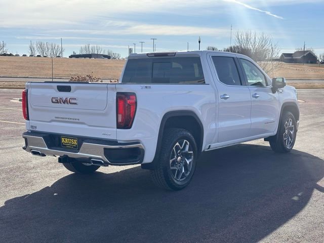 New 2026 GMC Sierra 1500 SLT image 3