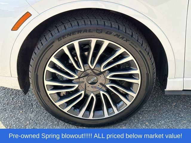 Used 2022 Lincoln Corsair AWD w/ Premium Package image 13