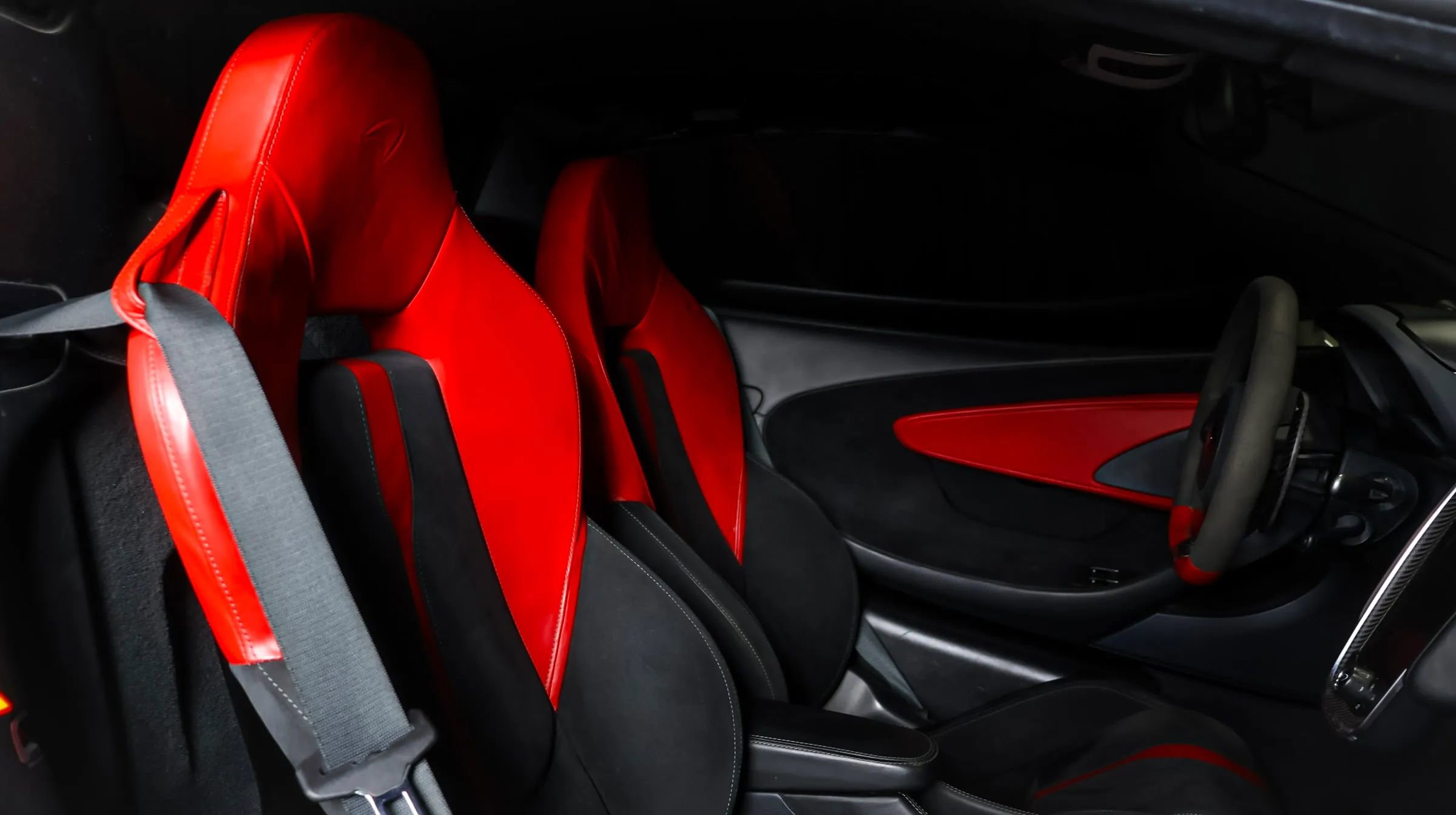 Used 2016 McLaren 570S Coupe image 16