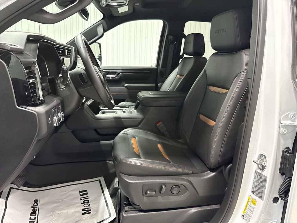 Used 2025 GMC Sierra 2500 AT4 image 20