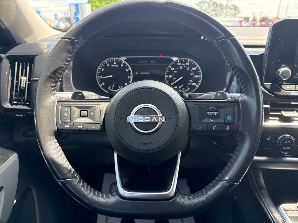 Used 2022 Nissan Pathfinder SV AWD/4WD image 17