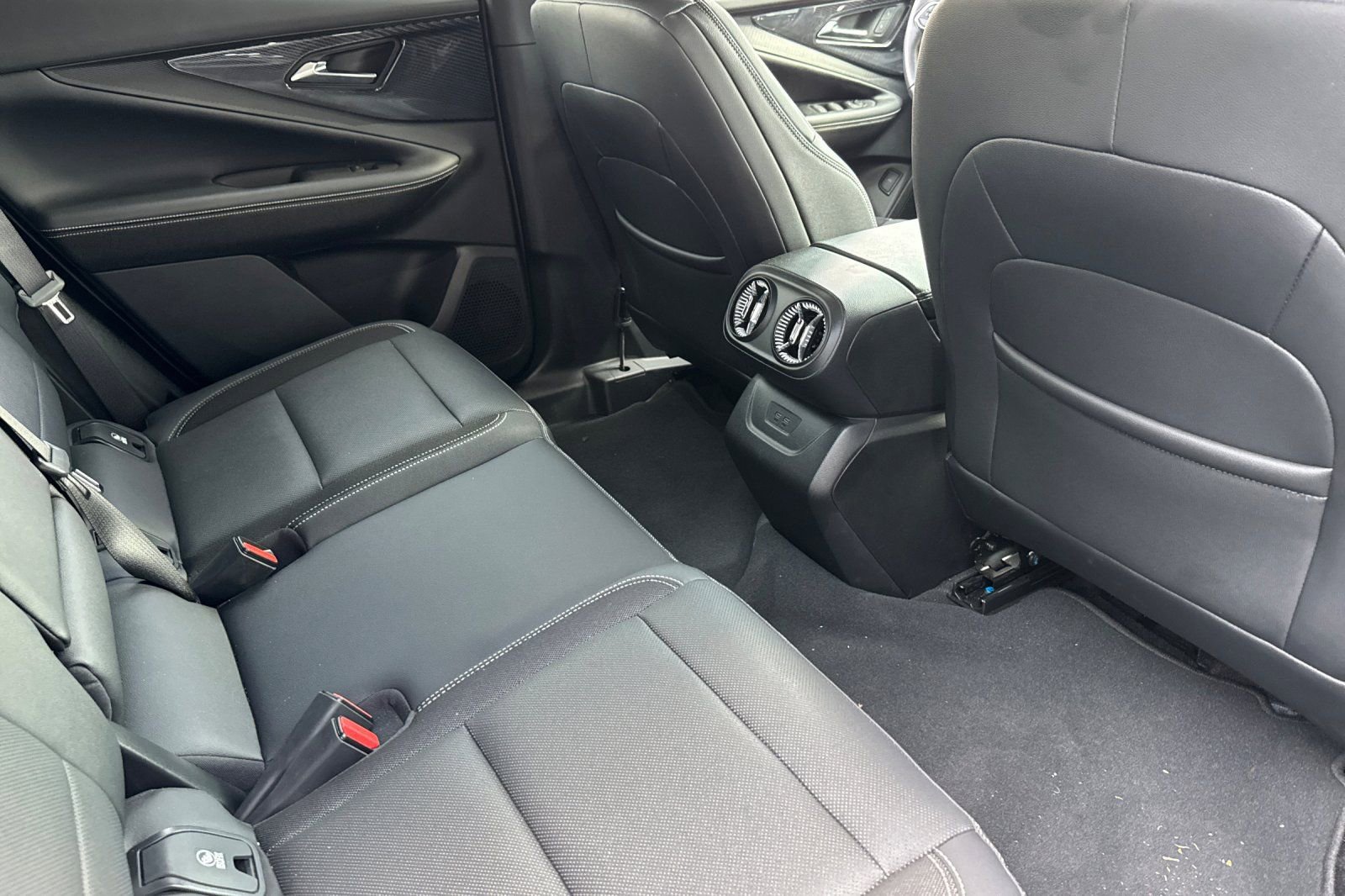 Used 2024 Chevrolet Blazer EV LT image 18