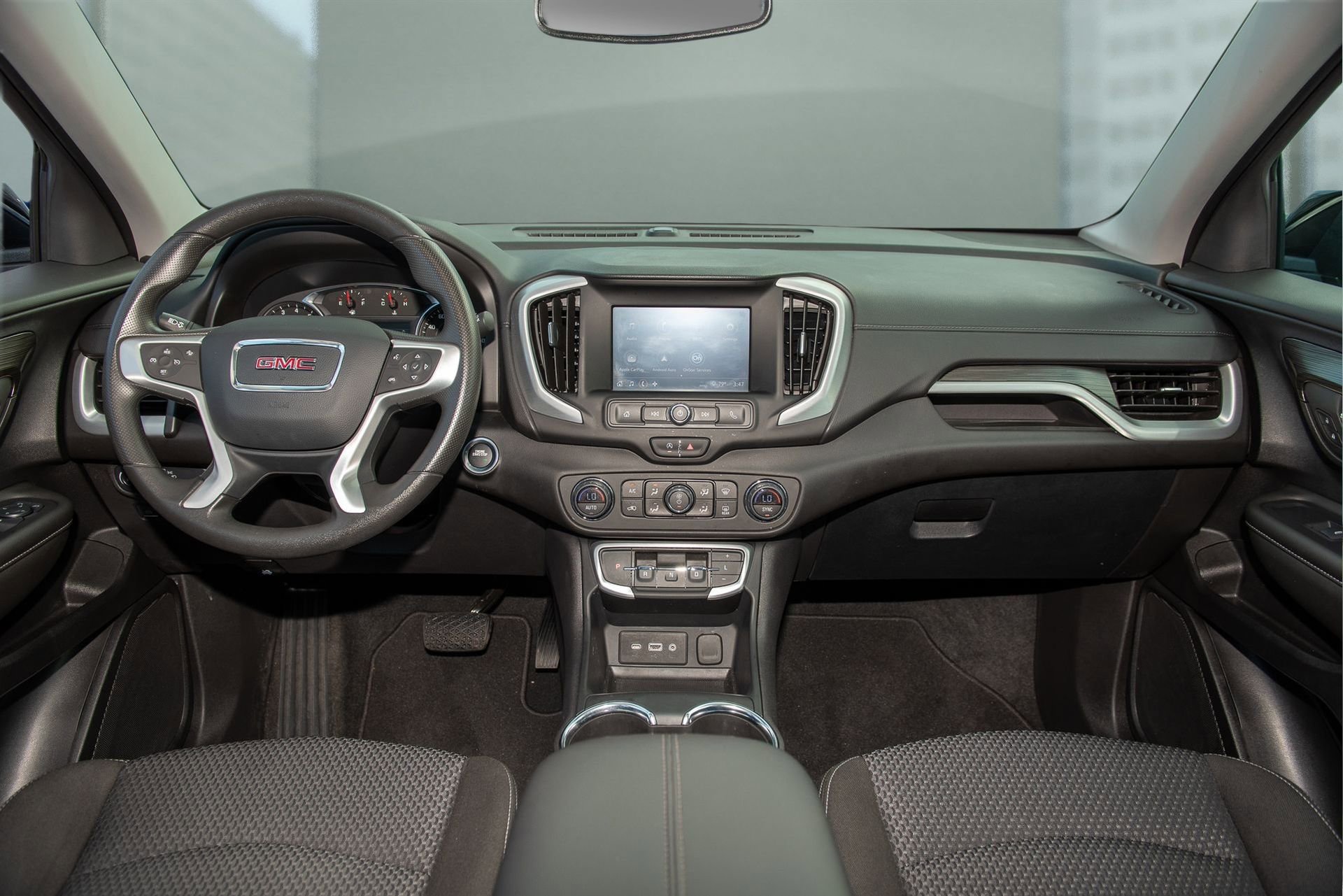 Used 2024 GMC Terrain SLE w/ Driver Convenience Package image 10