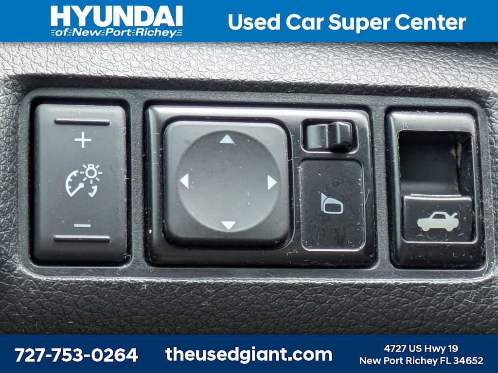 Used 2015 Nissan Sentra SV FWD image 22