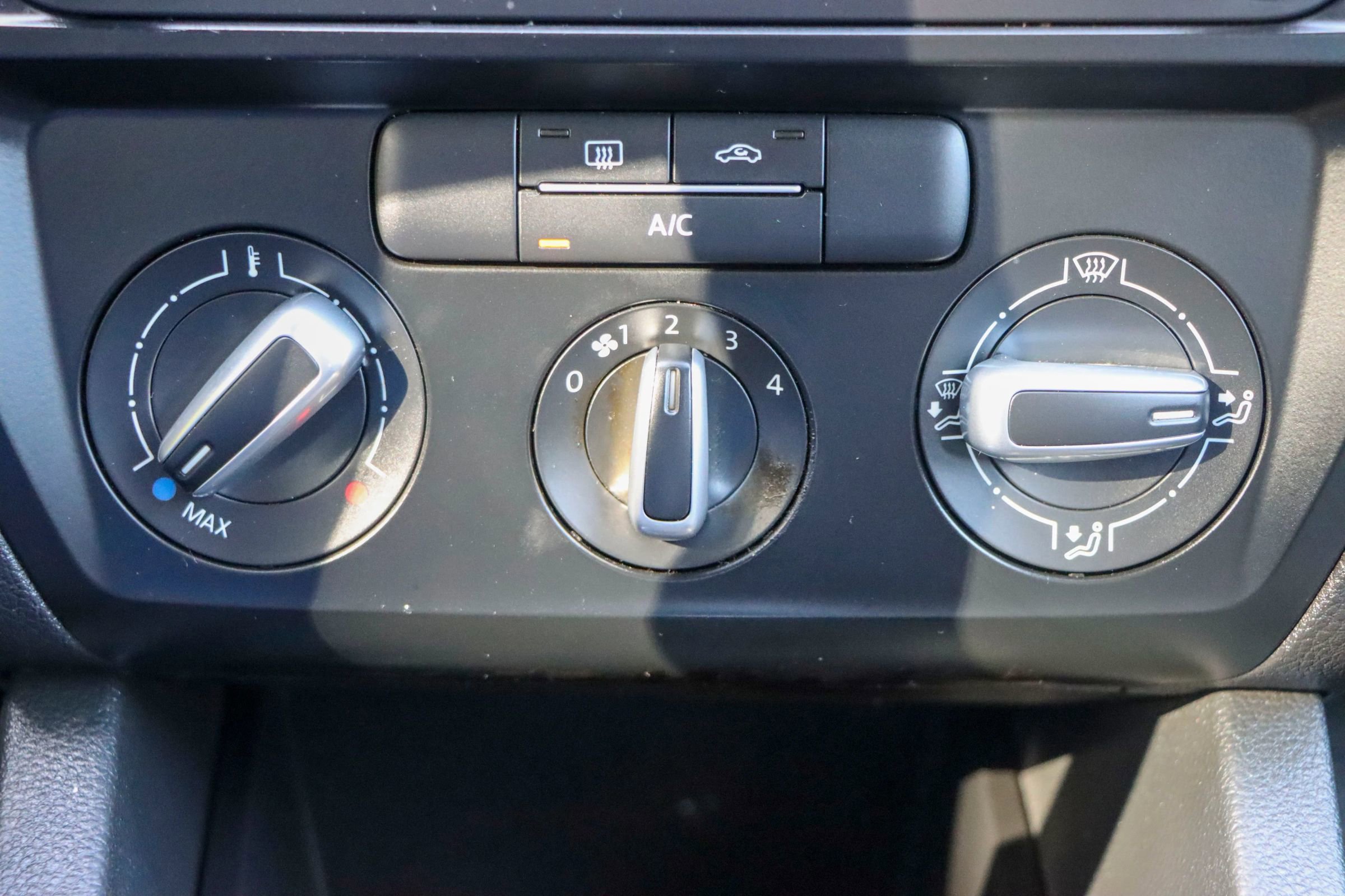 Used 2017 Volkswagen Jetta S FWD image 35