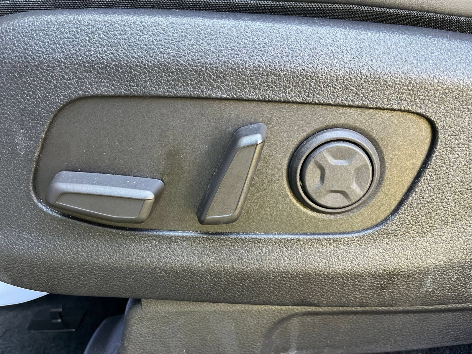 Used 2026 Kia Carnival FWD image 22