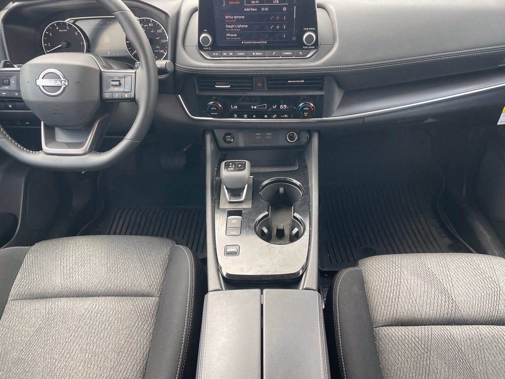 Certified 2026 Nissan Rogue SV FWD image 14