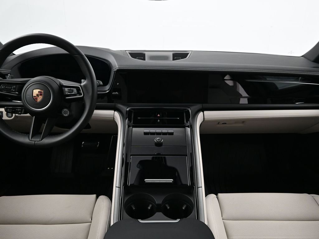 Certified 2026 Porsche Panamera 4 image 9