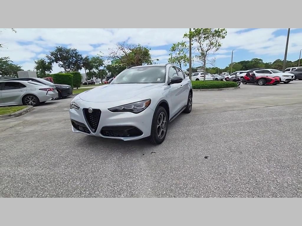 New 2025 Alfa Romeo Stelvio Sprint AWD/4WD image 37