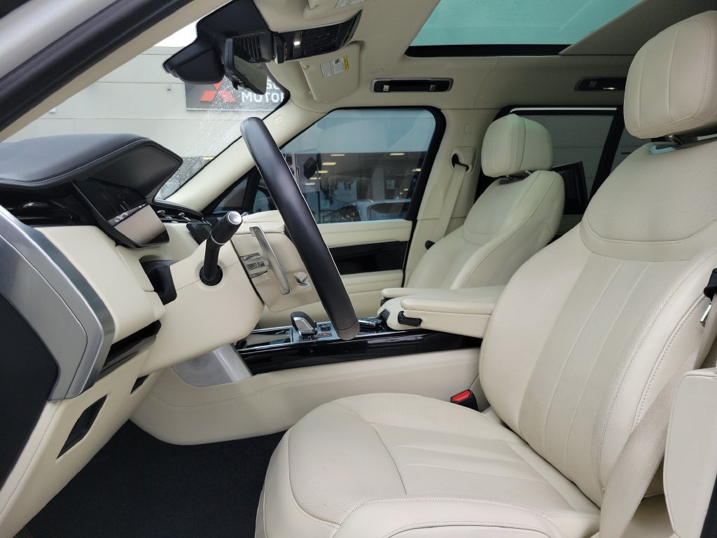 Used 2023 Land Rover Range Rover Autobiography AWD/4WD image 2
