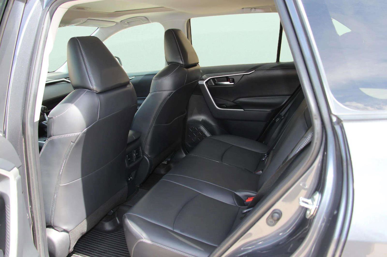 Used 2019 Toyota RAV4 XLE Premium w/ Cold Weather Package image 22