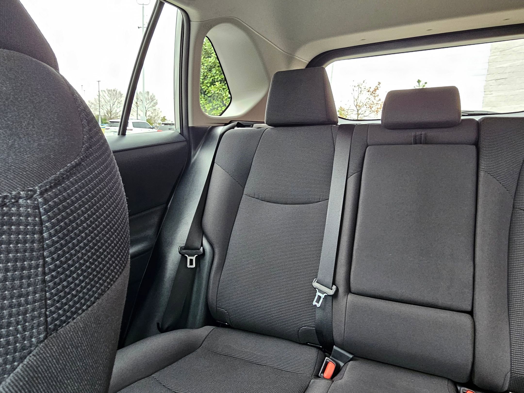 Used 2019 Toyota RAV4 LE w/ Carpet Mat Package image 24