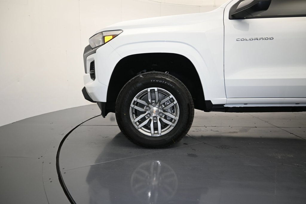 Used 2026 Chevrolet Colorado LT RWD image 9