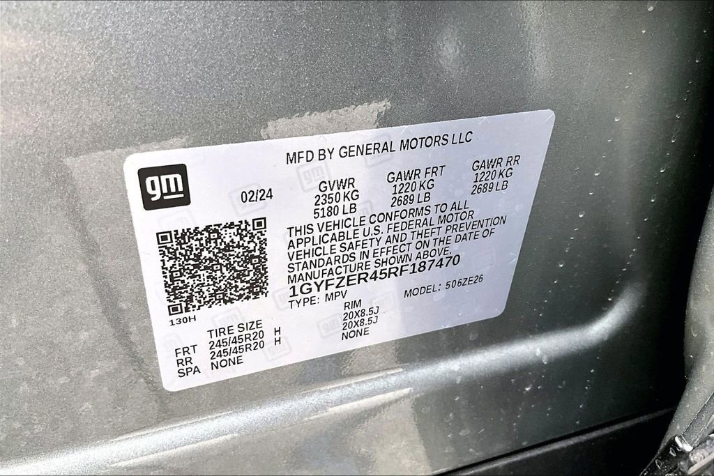 Used 2024 Cadillac XT4 Sport w/ Cold Weather Package FWD image 32