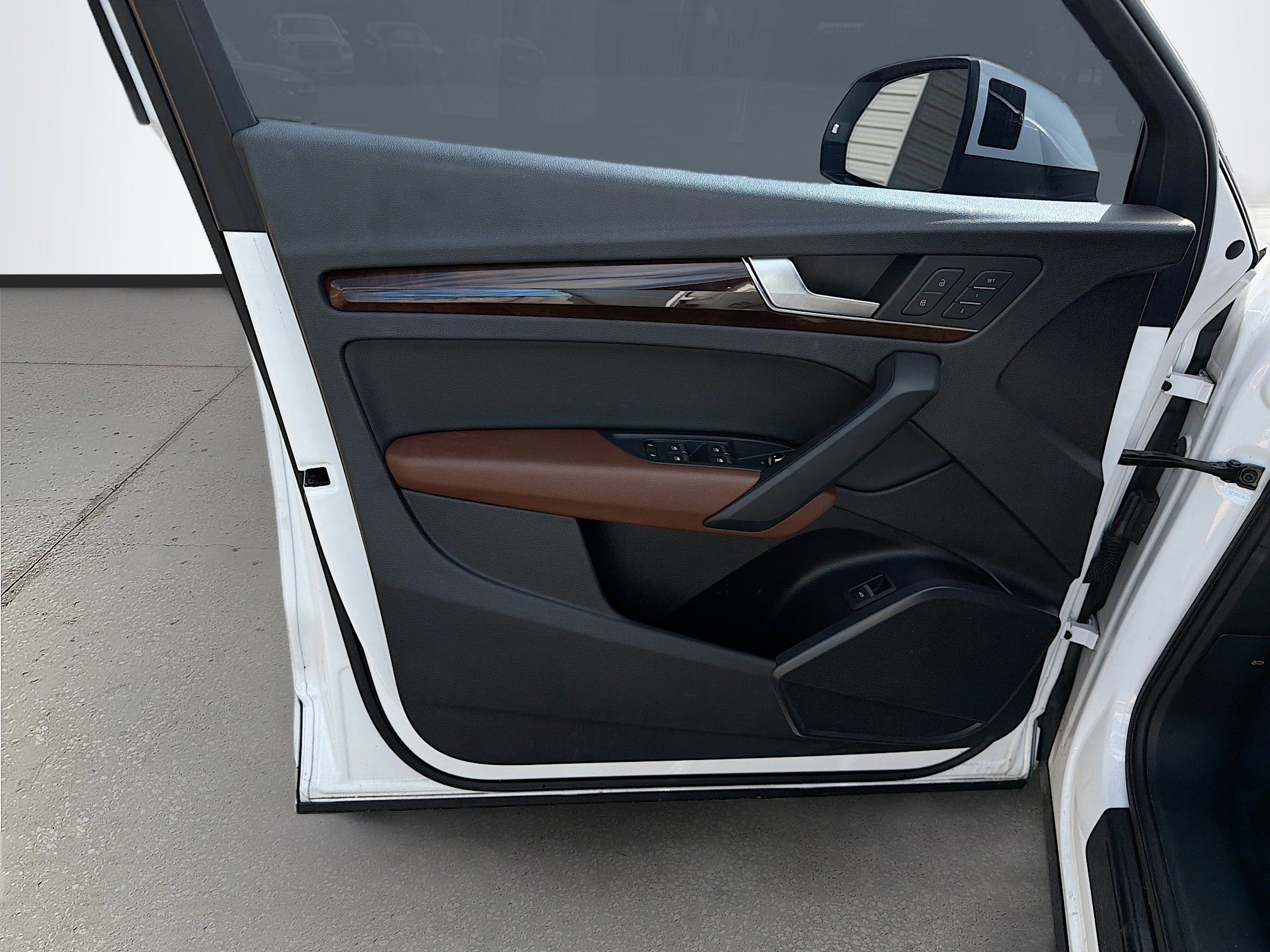 Used 2020 Audi Q5 2.0T Premium w/ Convenience Package image 24