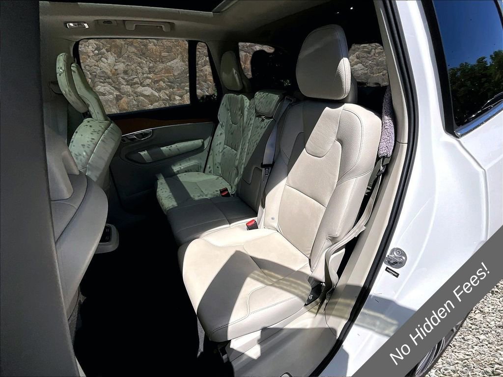 Used 2022 Volvo XC90 T6 Momentum AWD/4WD image 24