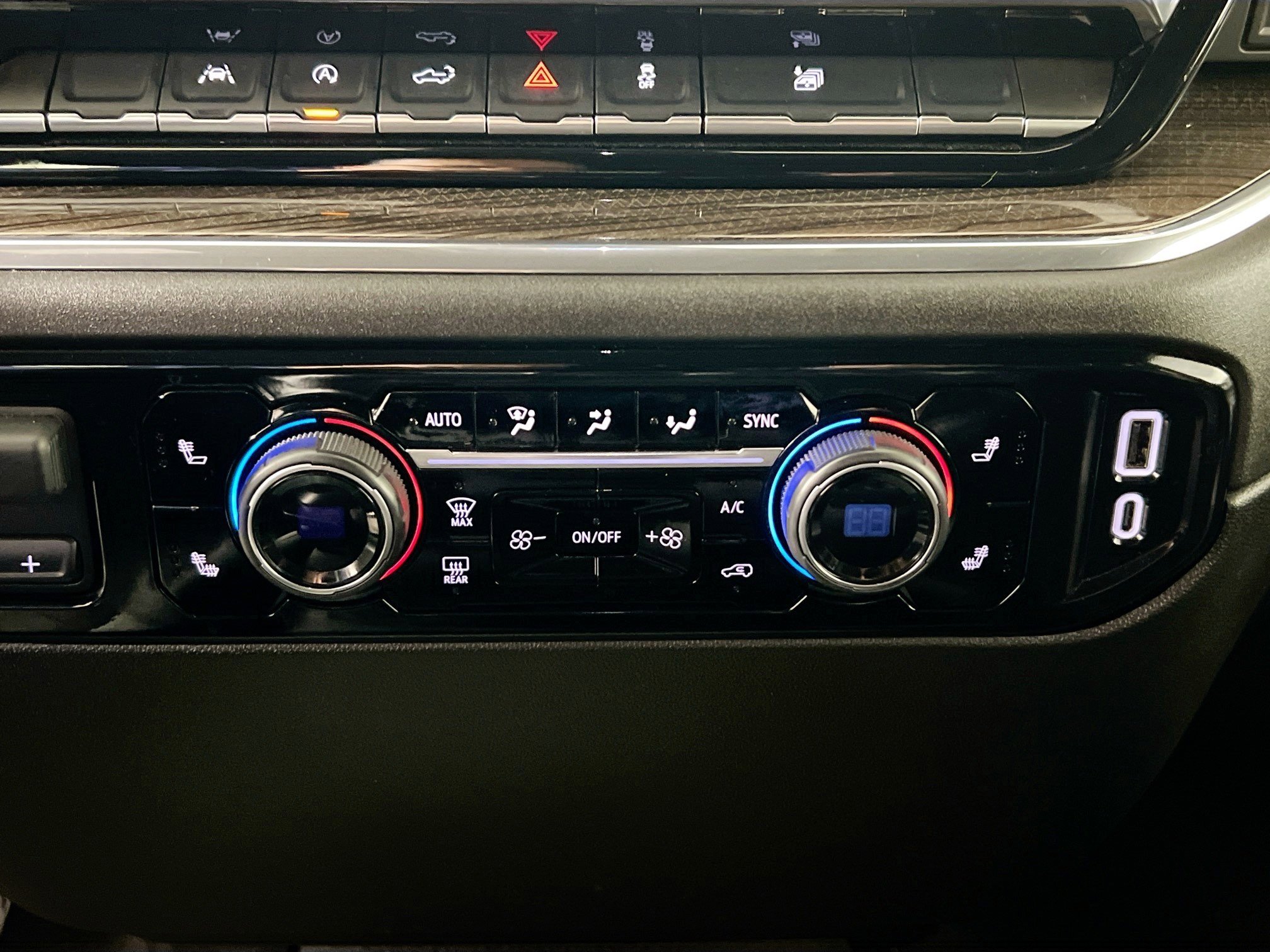 Used 2025 Chevrolet Silverado 1500 LT image 27