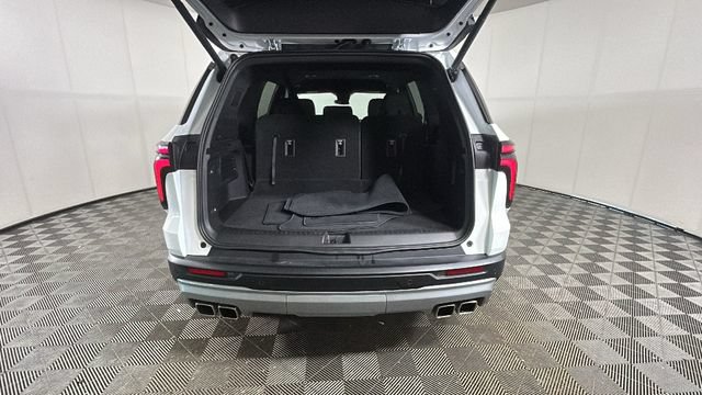 Used 2025 Chevrolet Traverse LT AWD/4WD image 27