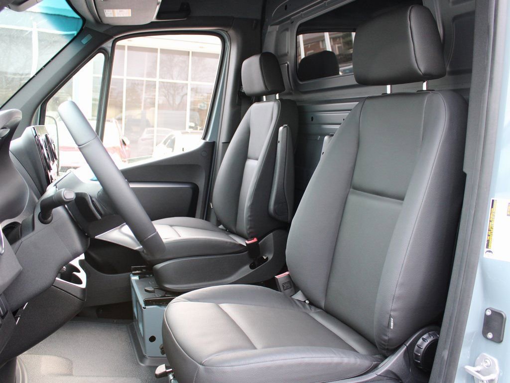 Used 2026 Mercedes-Benz Sprinter 2500 image 10