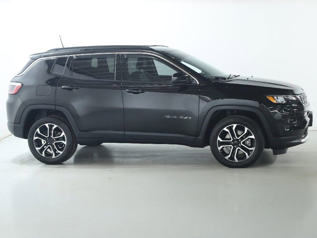 Used 2024 Jeep Compass Limited image 11