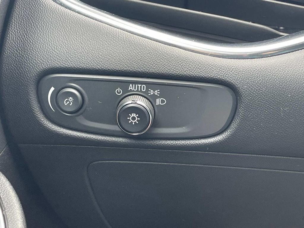 Used 2023 Chevrolet Malibu LT w/ Redline Edition image 29