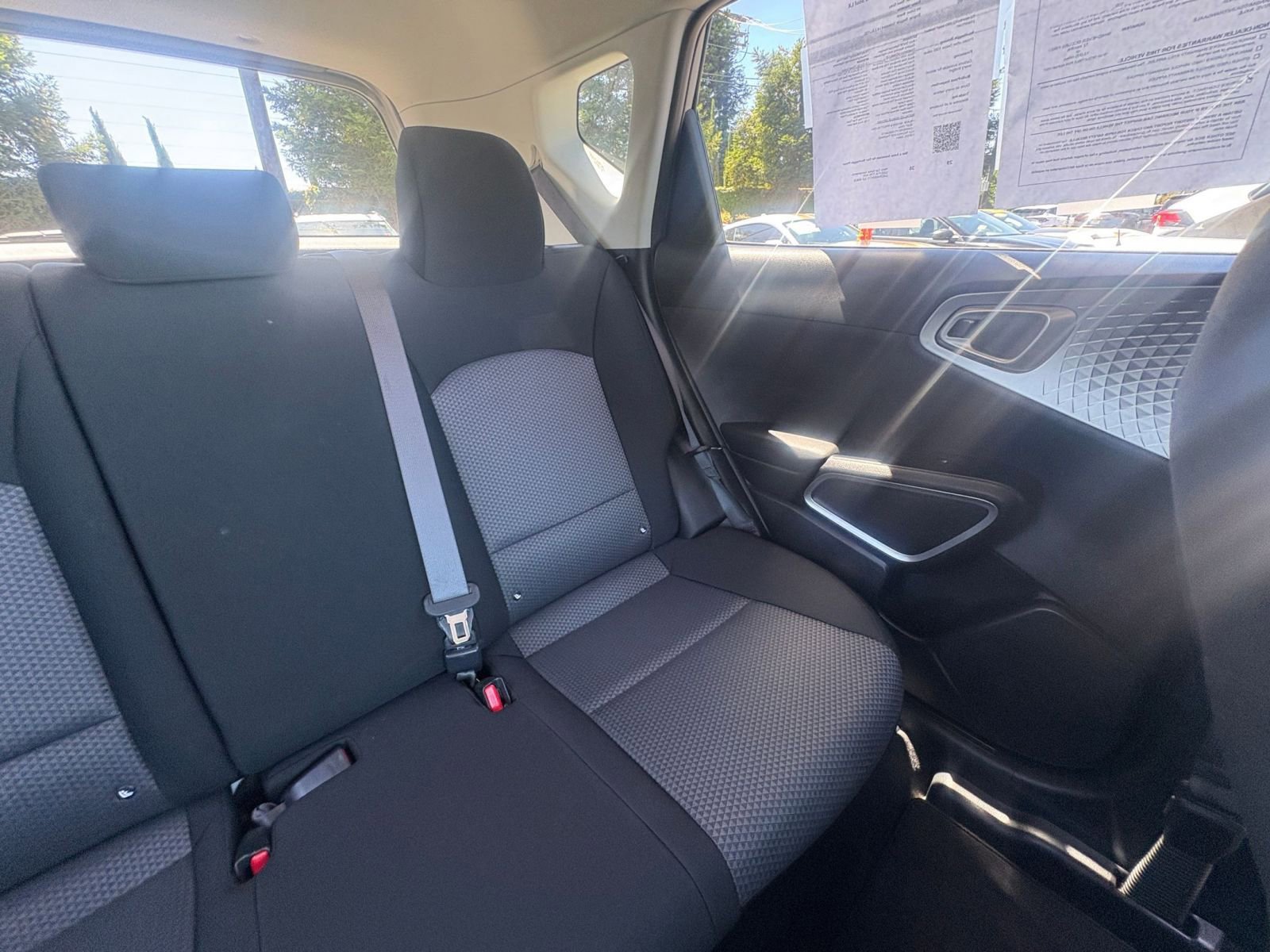 Used 2025 Kia Soul LX w/ LX Technology Package FWD image 35