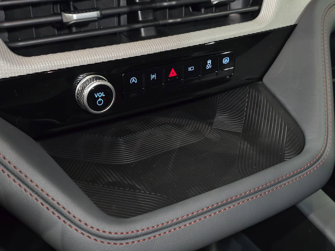 New 2026 Ford Explorer Active image 29