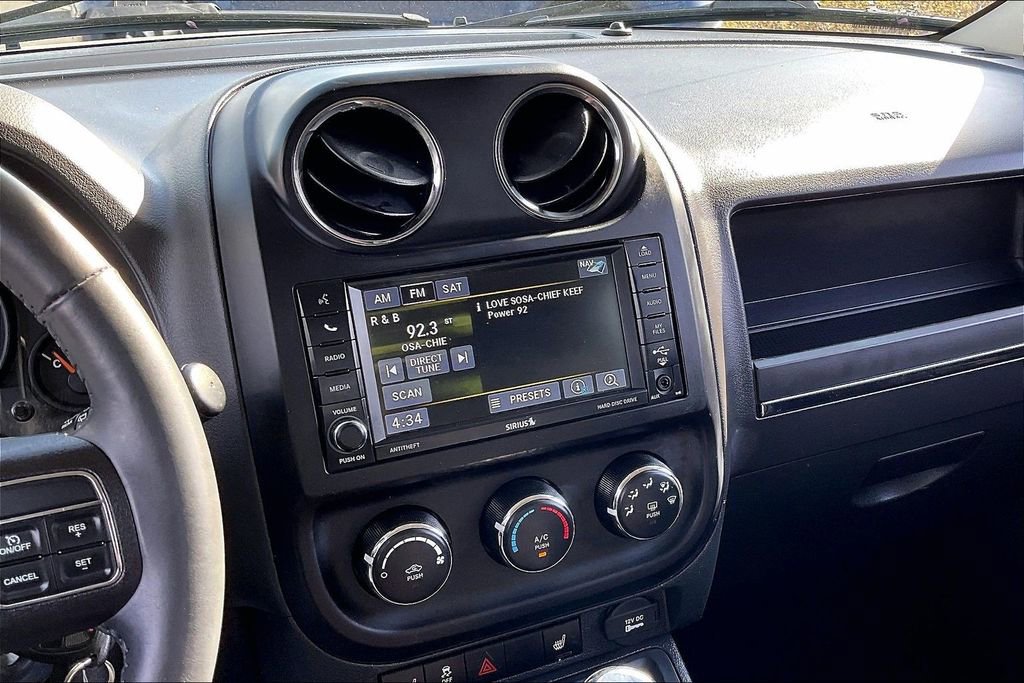 Used 2016 Jeep Patriot High Altitude AWD/4WD image 6