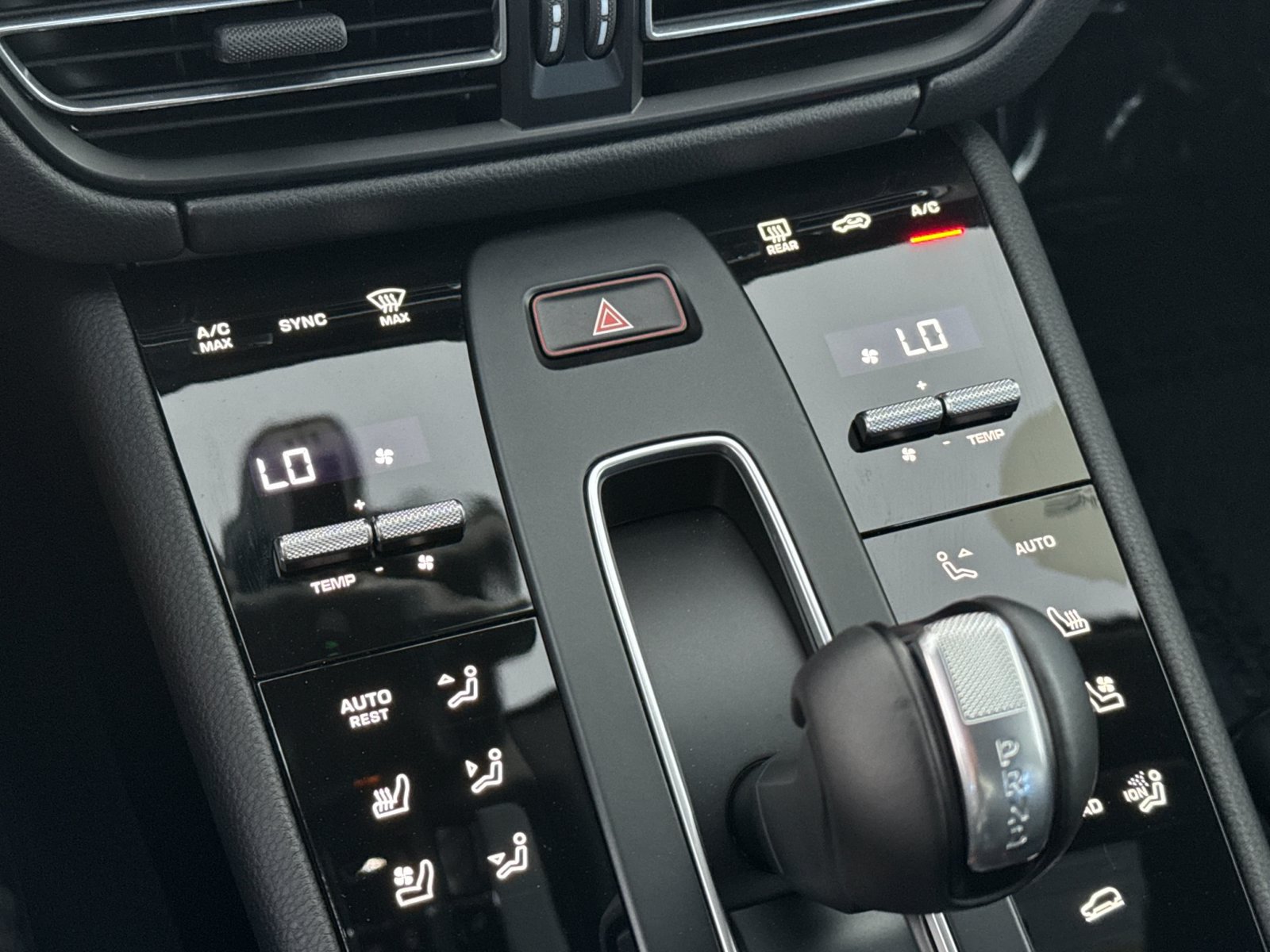 Certified 2026 Porsche Macan AWD/4WD image 22