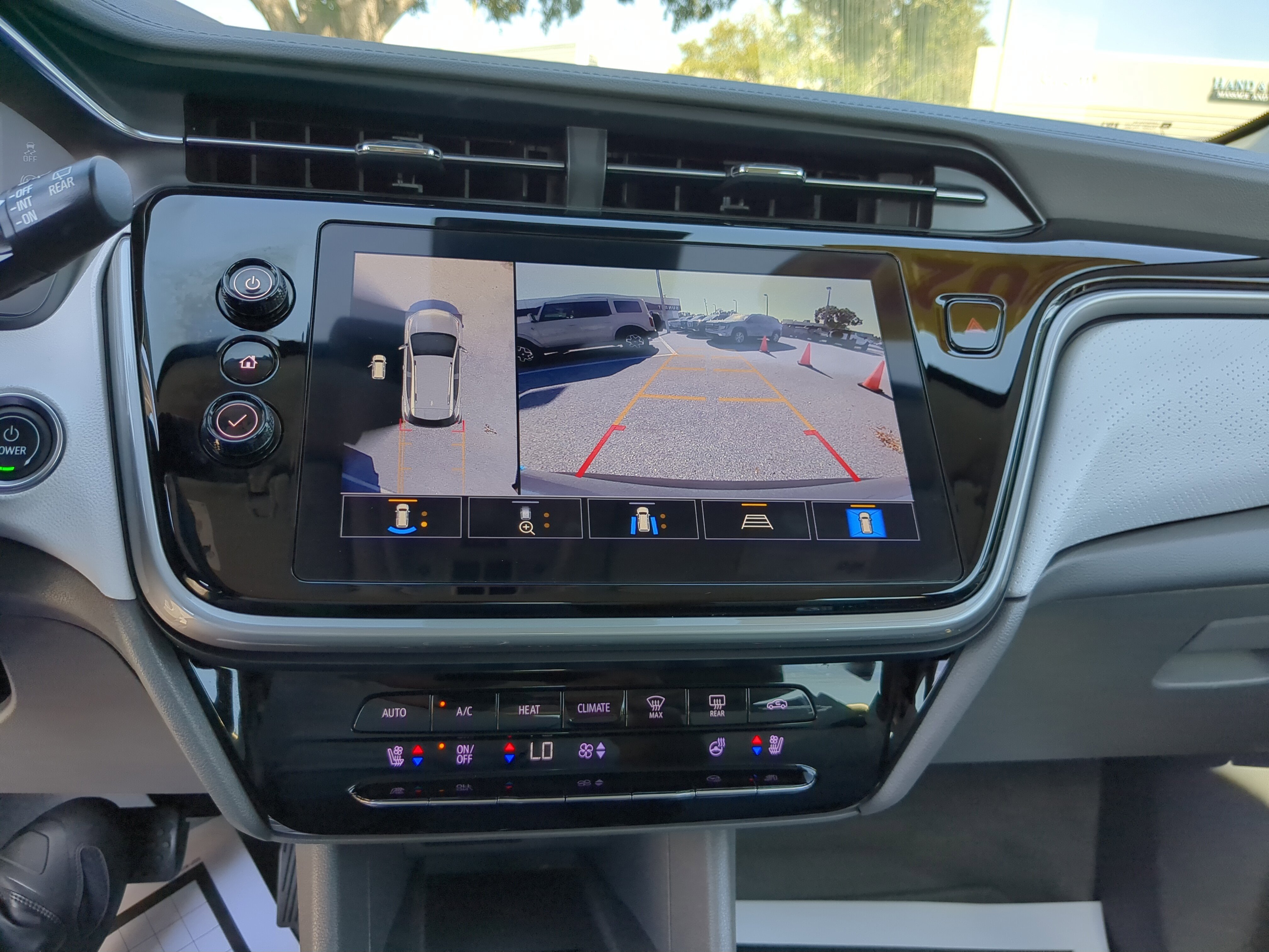 Certified 2022 Chevrolet Bolt EUV Premier w/ Sun & Sound Package image 25