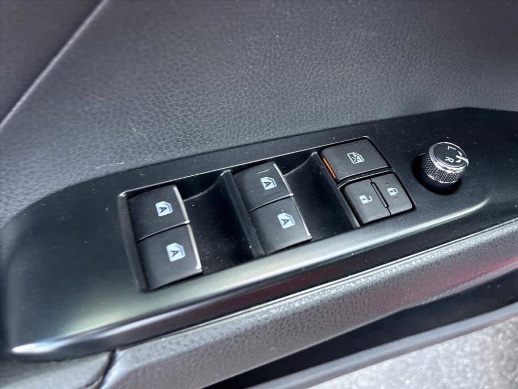 Used 2019 Toyota Camry XLE w/ Sunroof Package FWD image 23