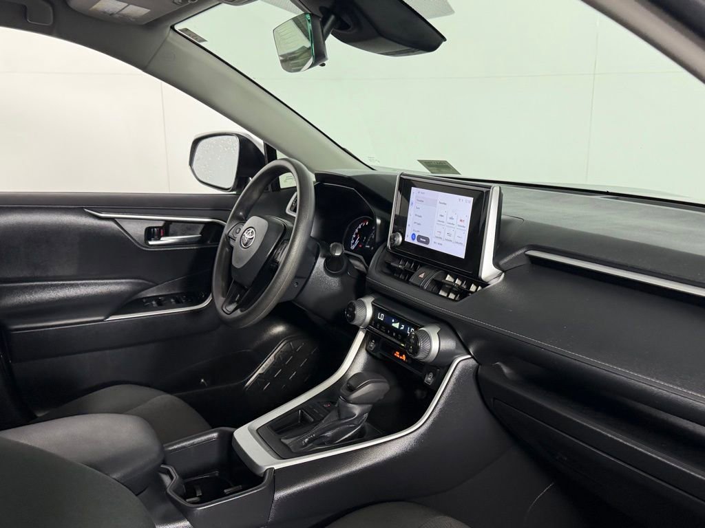 Used 2024 Toyota RAV4 XLE image 31