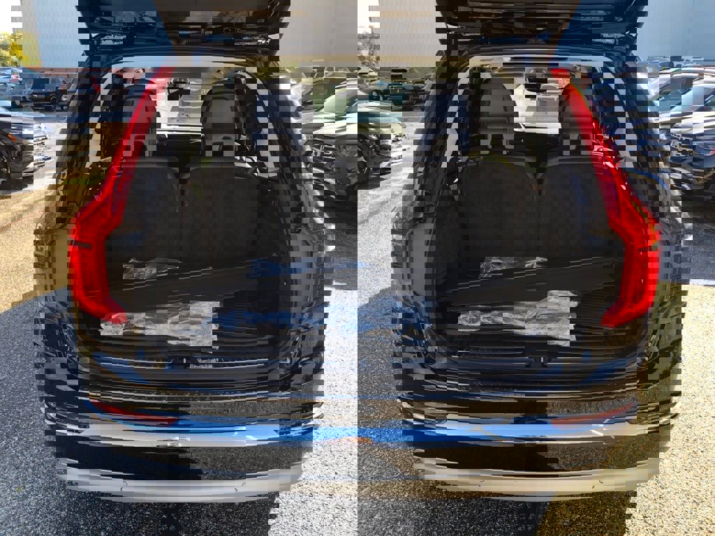 Used 2022 Volvo XC90 T6 Inscription w/ Advanced Package image 38