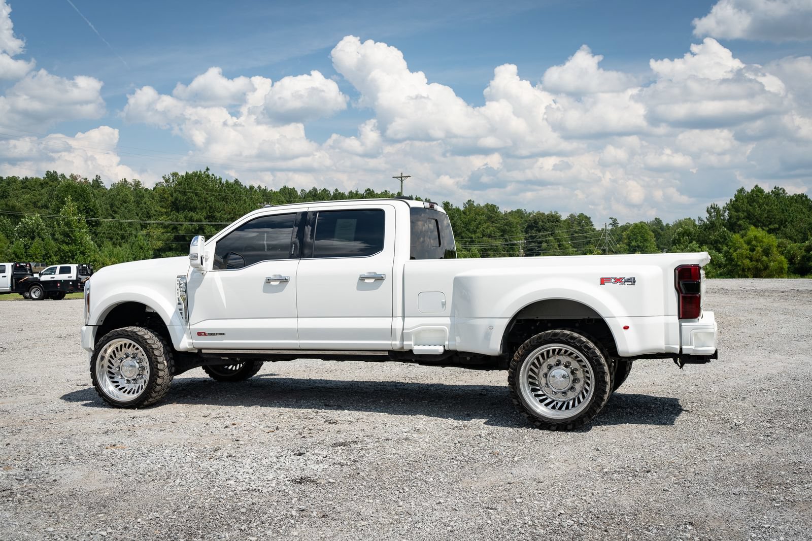 Used 2024 Ford F450 Platinum w/ FX4 Off-Road Package AWD/4WD image 20