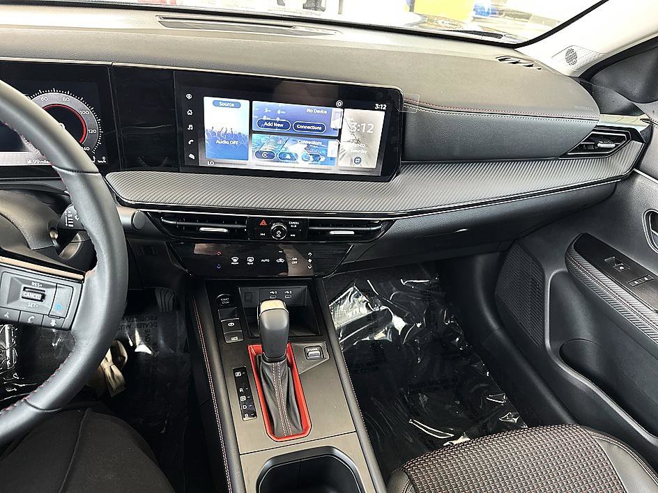 Certified 2025 Nissan Kicks SR FWD image 16