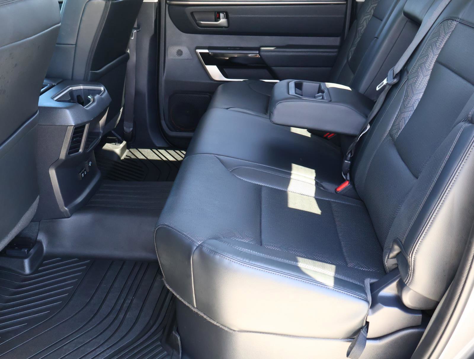Used 2024 Toyota Tundra Limited AWD/4WD image 21