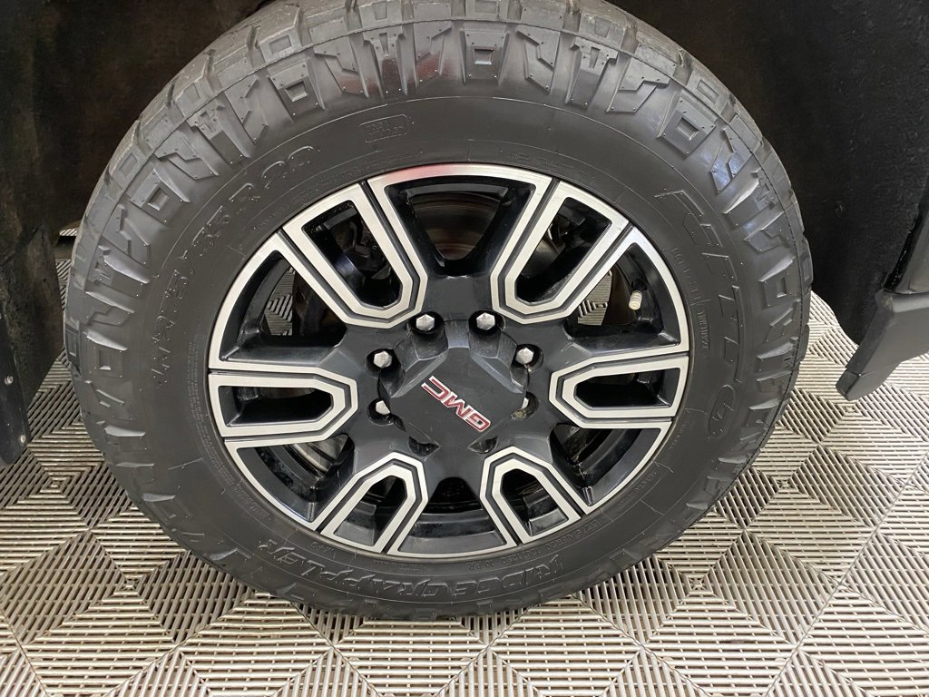 Used 2022 GMC Sierra 2500 AT4 w/ AT4 Premium Plus Package image 3