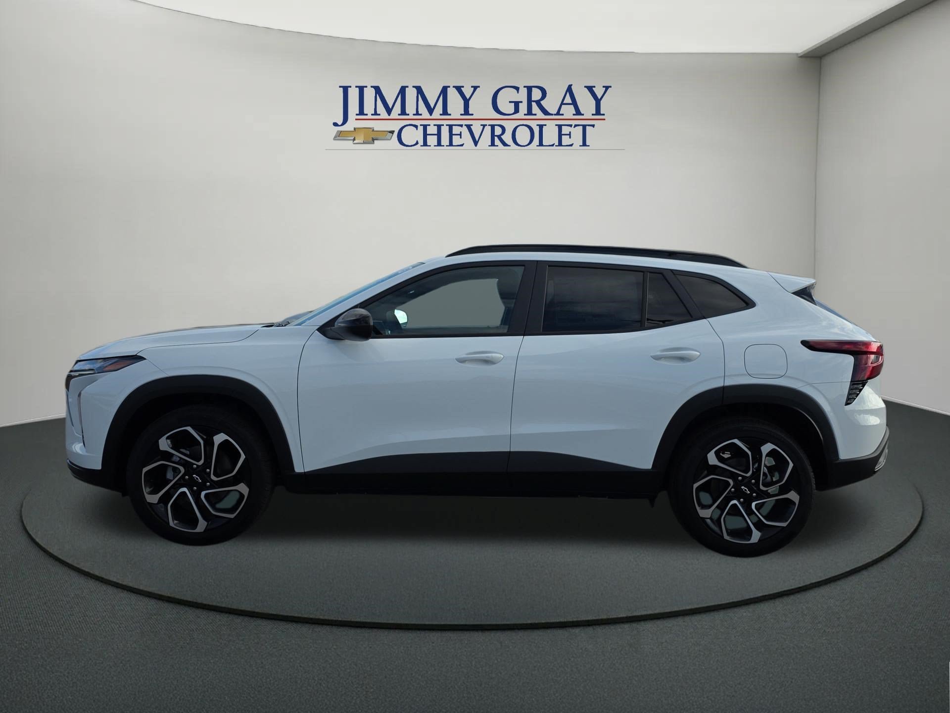 New 2026 Chevrolet Trax RS w/ Sunroof Package FWD image 2