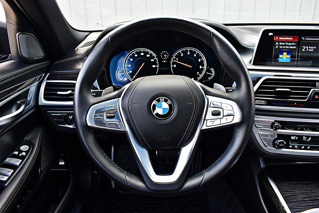Used 2019 BMW 740i w/ Executive Package RWD image 25