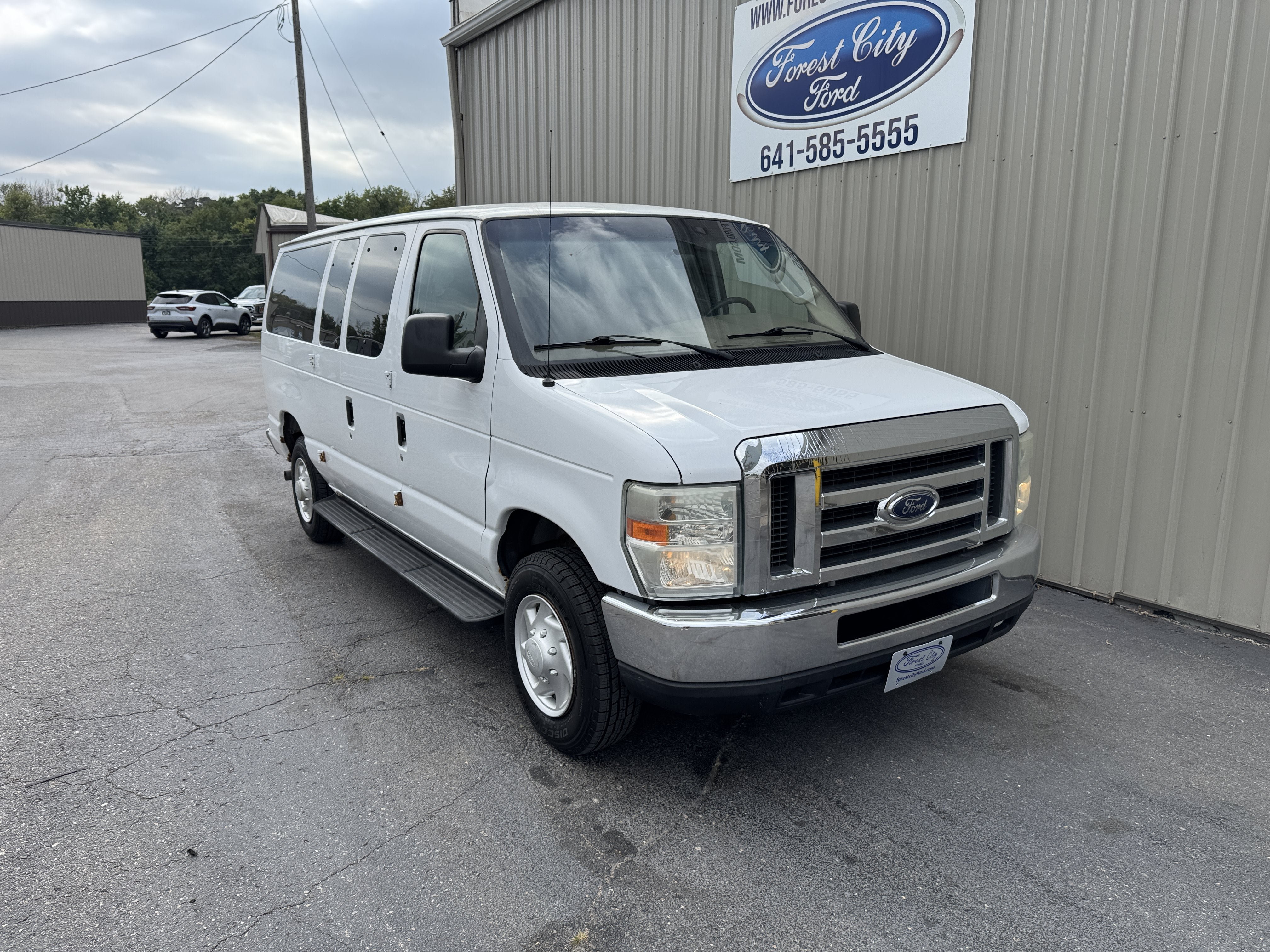 Used 2008 Ford E-350 and Econoline 350 XL RWD image 5